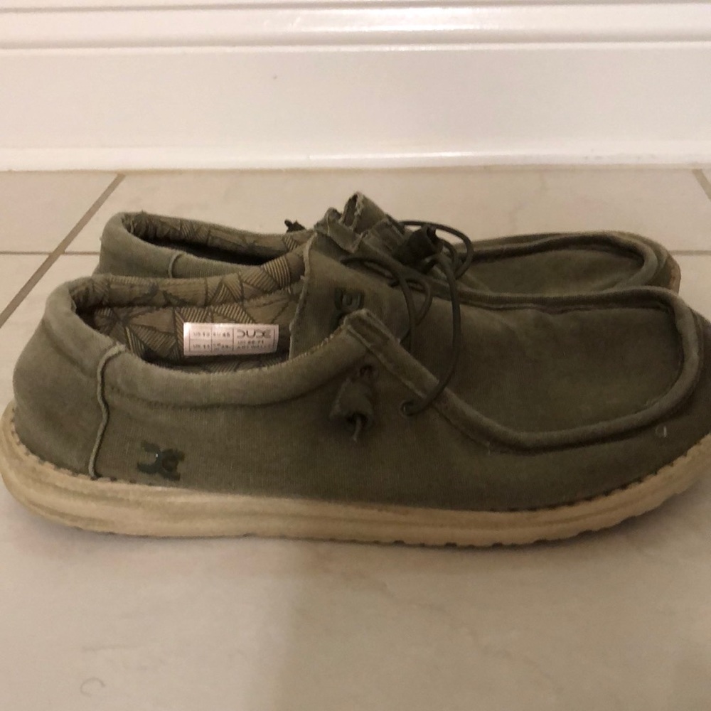 Hey dude size 11.5